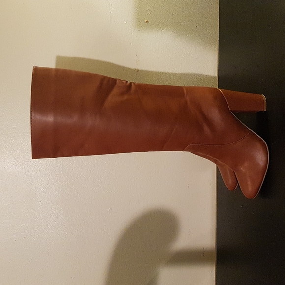 Express Boots - Picture 2 of 6